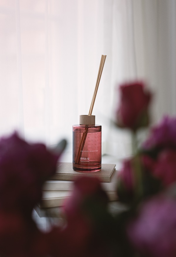 SS25_KYSS_ScentDiffuser_02.jpg