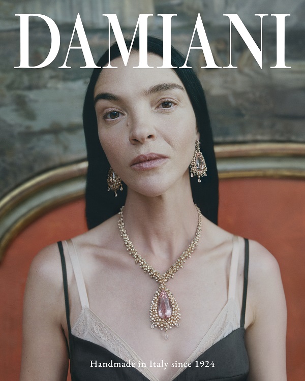 意大利超模Mariacarla Boscono佩戴MIMOSA绒花系列高珠.jpg