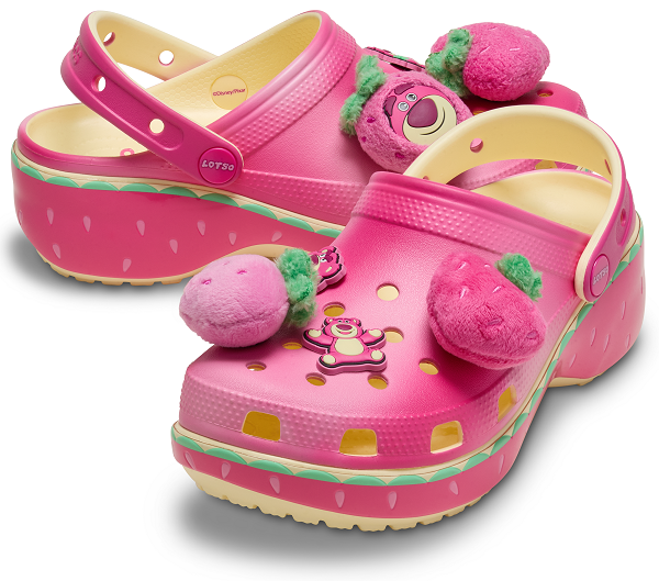 Crocs x玩具总动员草莓熊合作系列 经典草莓熊云朵洞洞鞋.png
