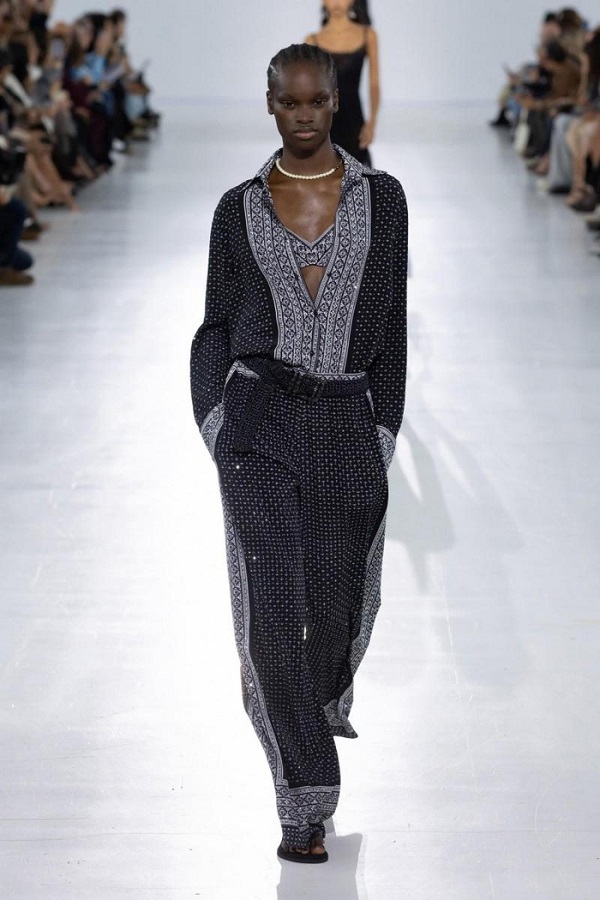 20251013222028znltd.jpg w700d1q75cms.jpg