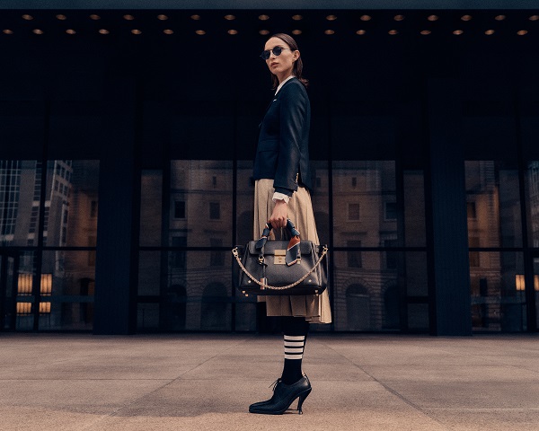 20251021113531lhbxp.jpg ThomBrowne_BoltonBag2025_Sasha_5x4_7.jpg