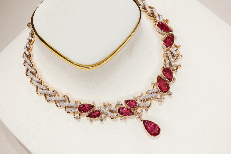 6_Pomellato宝曼兰朵COLLEZIONE 1967高级珠宝系列RIVIÈRE ZIGZAG RUBELLITES项链.jpg