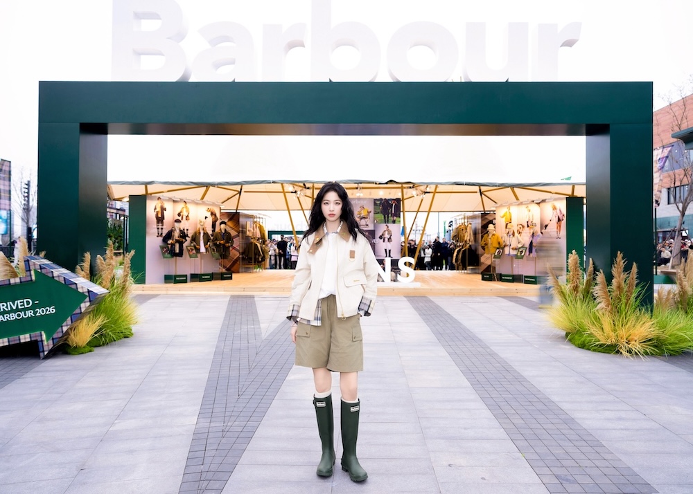 Barbour“春迹漫行”主题快闪活动-中国演员周雨彤.jpg